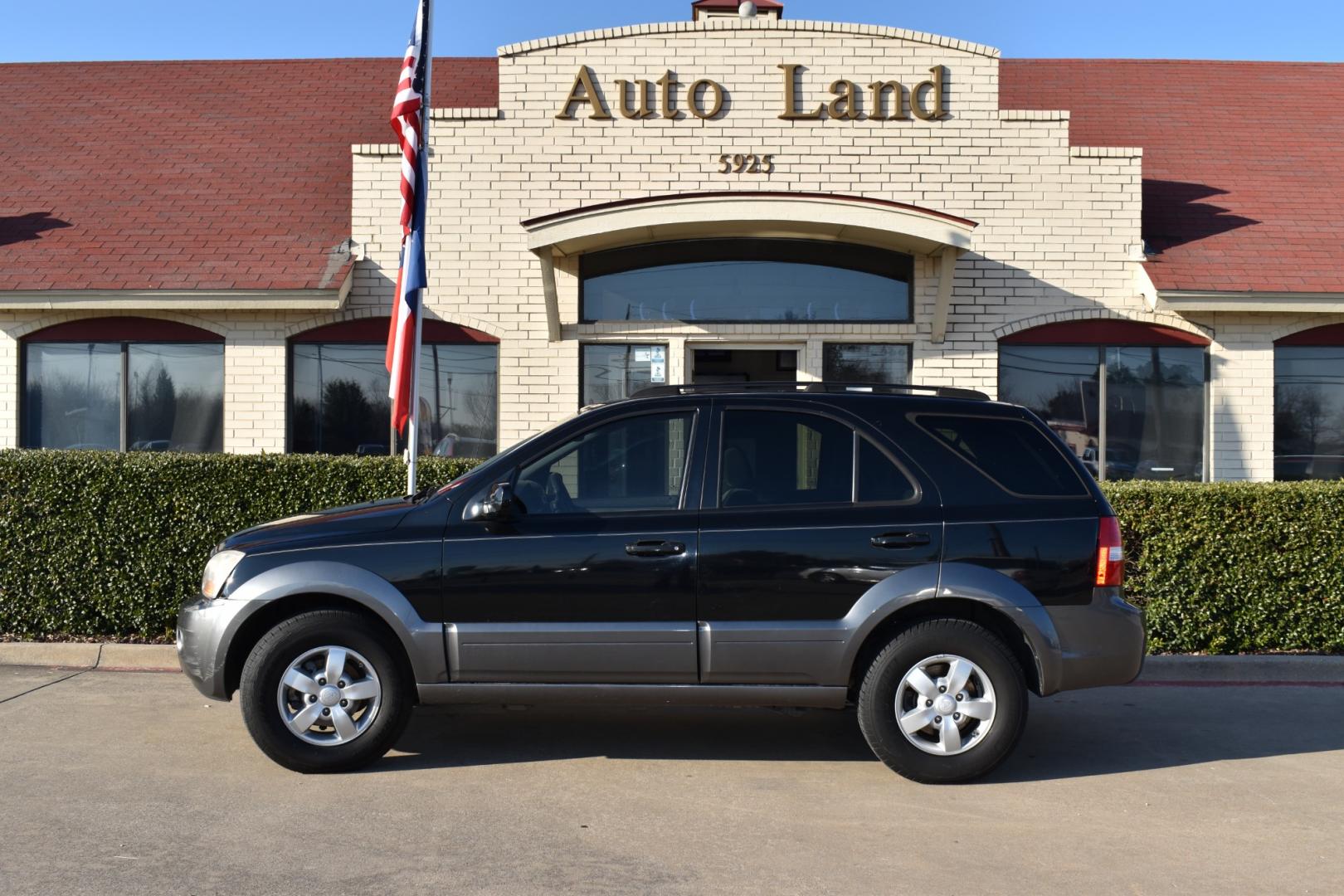 2008 Black /Gray Kia Sorento Base (KNDJD736985) with an V6 3.81 engine, 5 SPEED AUTOMATIC transmission, located at 5925 E. BELKNAP ST., HALTOM CITY, TX, 76117, (817) 834-4222, 32.803799, -97.259003 - When considering buying a used car like the 2008 Kia Sorento, there are several factors to take into account. Here are some potential reasons why you might consider purchasing this model: Affordability: The 2008 Kia Sorento is likely to be more affordable compared to newer SUVs. If you're on a bu - Photo#0